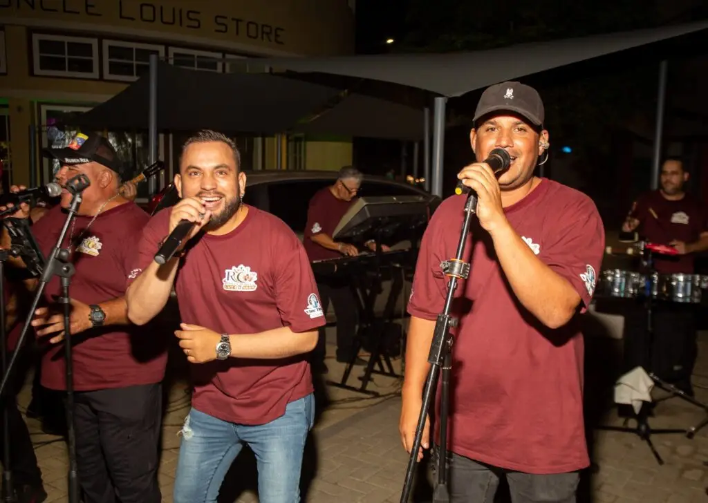A band playing at the Aruba Christmas Fair 2023