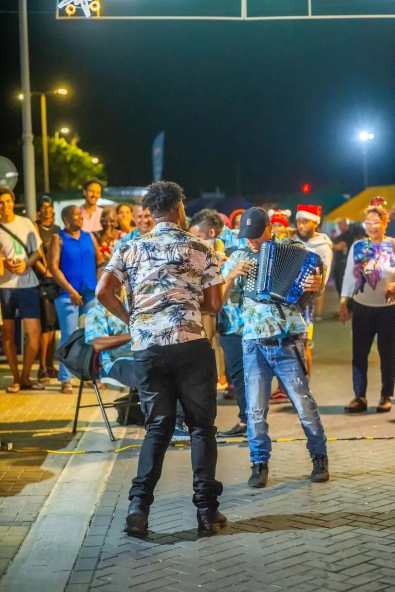 Musicians playing in the street at the Aruba Christmas Fair 2024